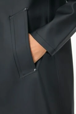 Stutterheim Black Mosebacke Raincoat -Loeffler Randall Store 2aXj3kJD85gYLxIBtKCHceLFpeCJbNTL 1