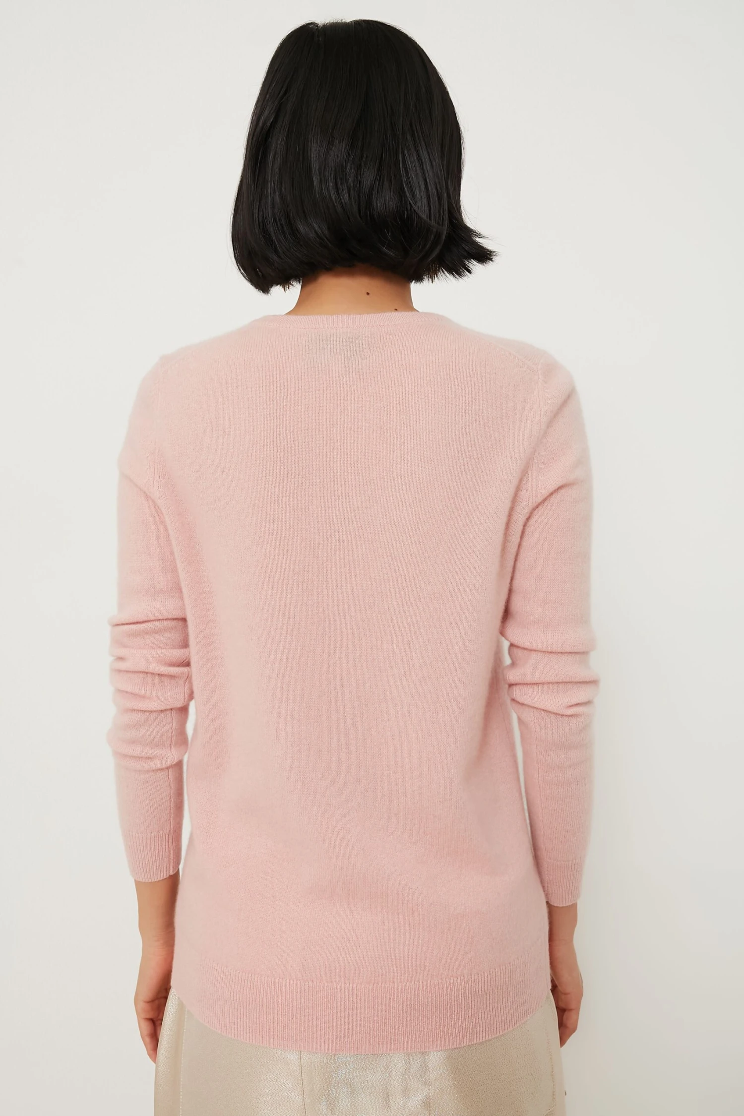 Soft Pink Cashmere V-Neck Sweater 4 Soft Pink Cashmere V-Neck Sweater - Image 4