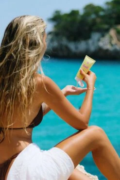 Sheer Moisturizing Sunscreen Lotion SPF 50 -Loeffler Randall Store 6LODVqqks4MowZWArV3n0FDPcTyxLLjx 1