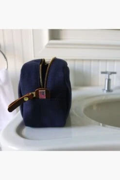 Navy Heritage Shave Kit -Loeffler Randall Store BvN3PPmSxPpdi21YHgjc7HHVKK2wDauq 1