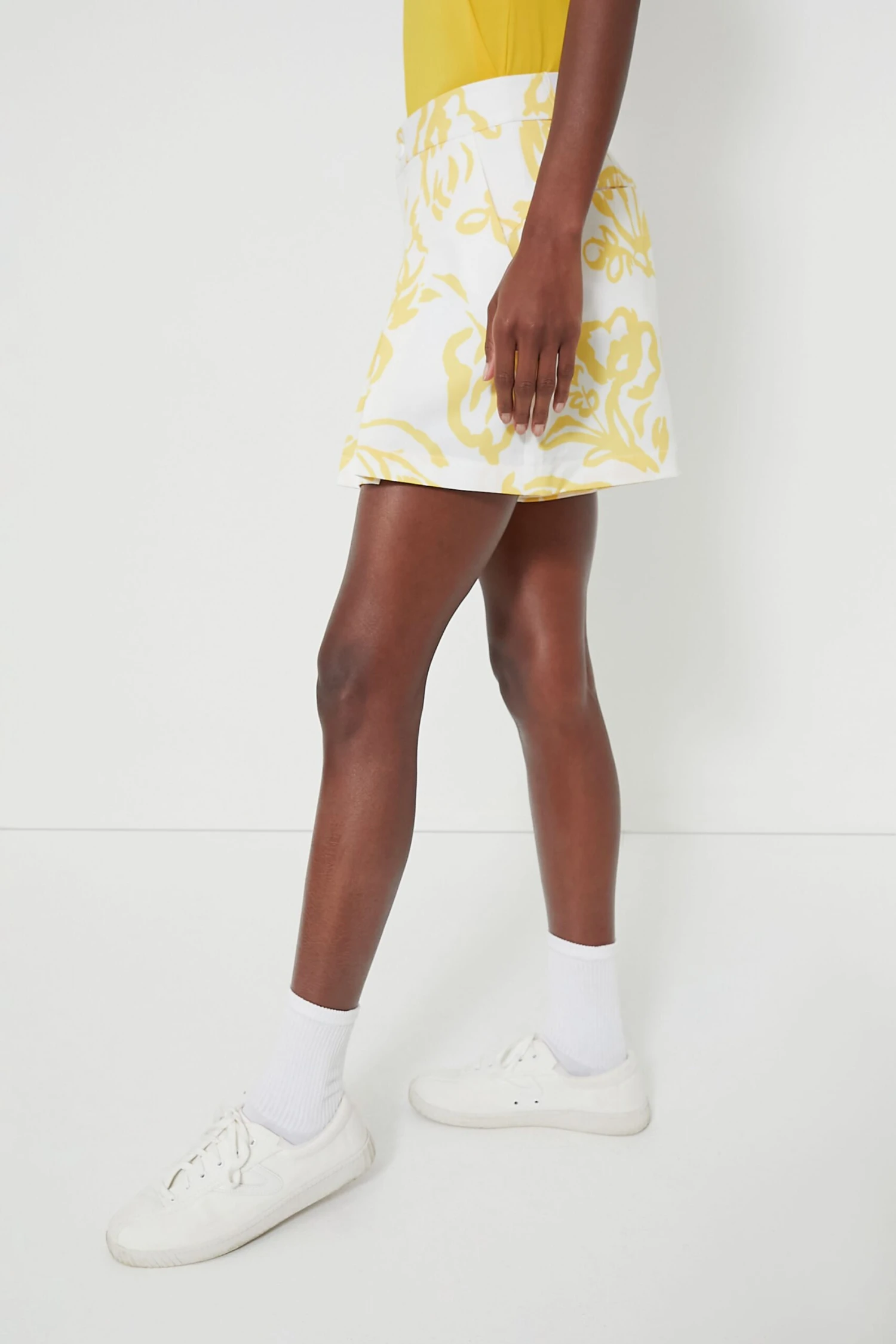 Poly Stretch Wide Leg Pleated Short 3 Poly Stretch Wide Leg Pleated Short - Image 3