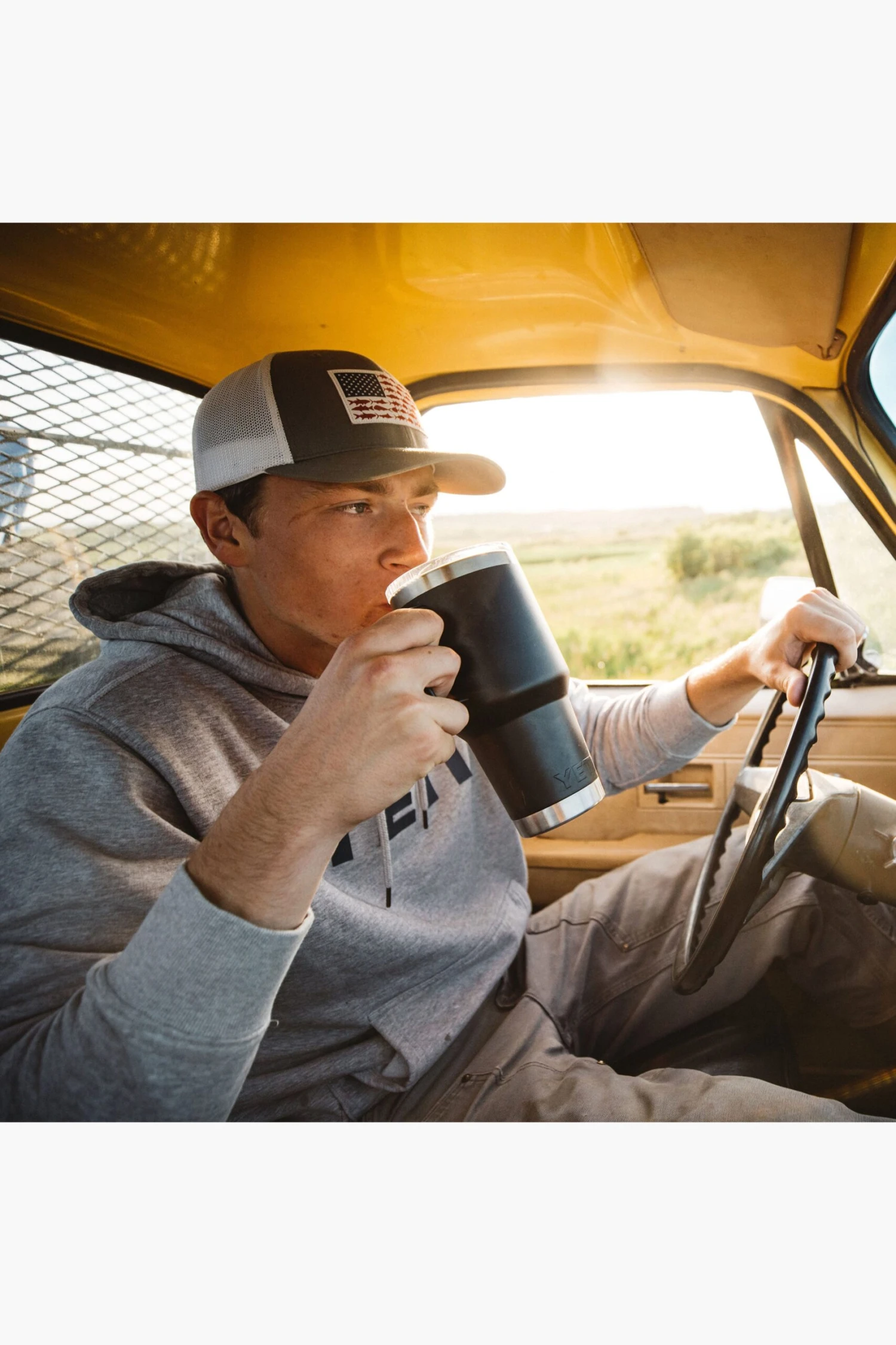 Yeti Navy Rambler 30oz Travel Mug W MS Lid 4 Yeti Navy Rambler 30oz Travel Mug W MS Lid - Image 4