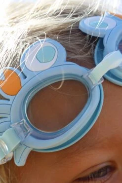 SunnyLife Sonny The Sea Creature Mini Swim Goggles -Loeffler Randall Store aKyU0VrILseiCD9TXzx83bjoMvFRlUOR 1