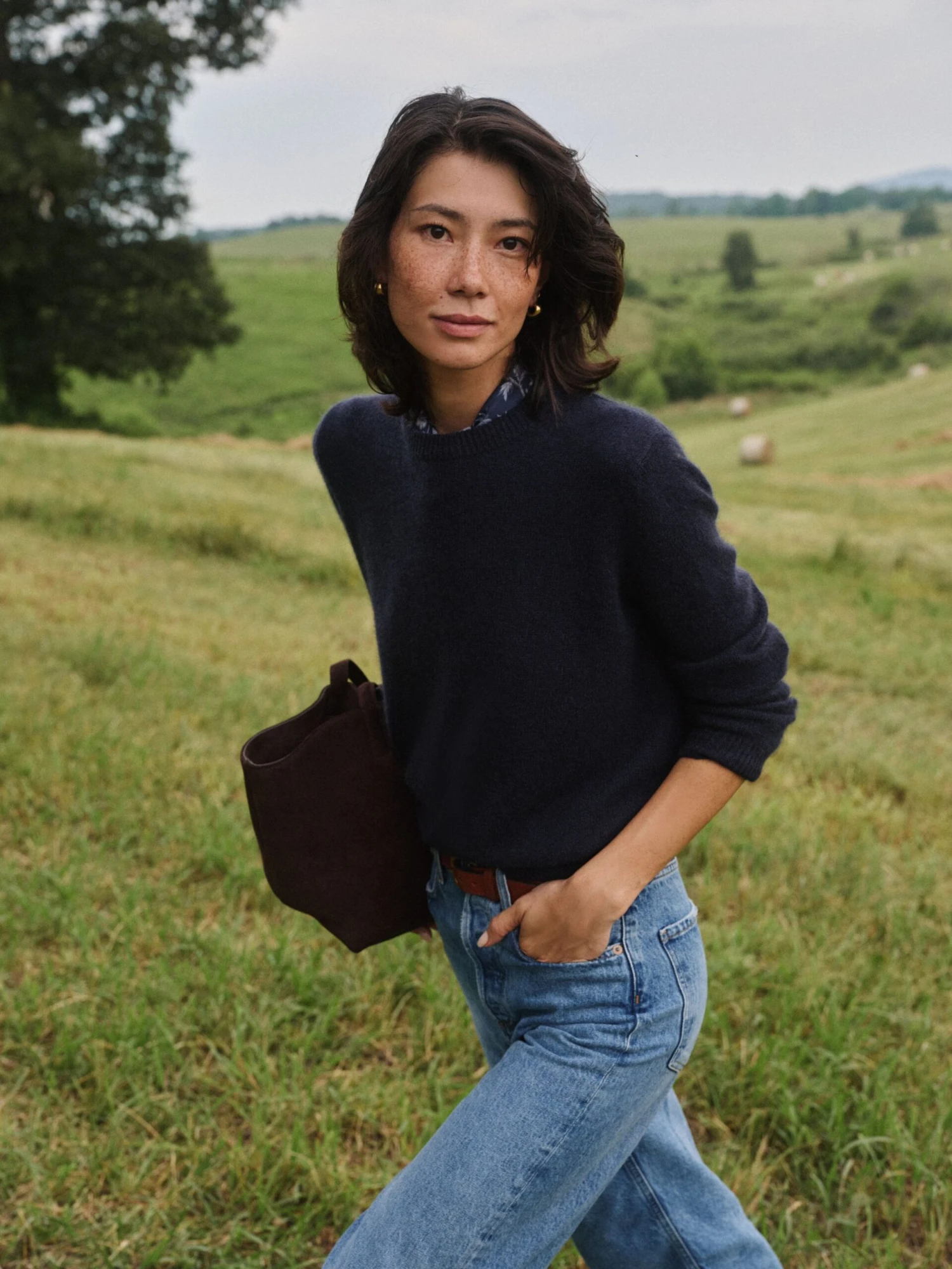 Navy Bodie Boyfriend Cashmere Crewneck Sweater 2 Navy Bodie Boyfriend Cashmere Crewneck Sweater - Image 2